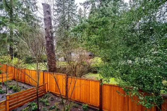 10527 155 Street - photo 2 of 4