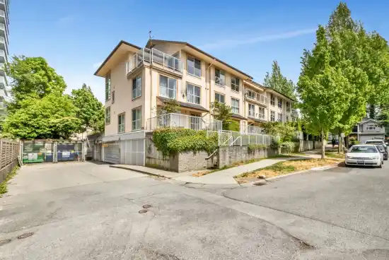 9977 138 Street - photo 3 of 6