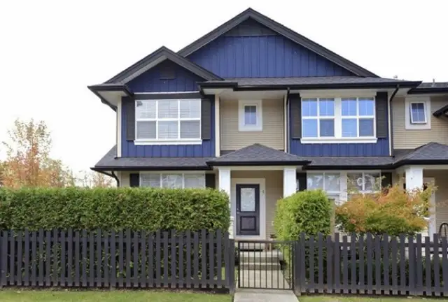 Discover Beacon Hill in Clayton — Building Guide & Listings