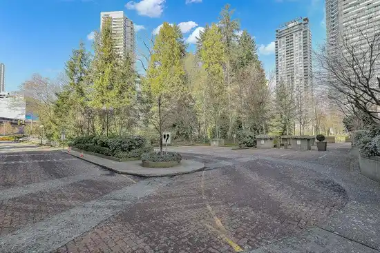 Balmoral Tower - photo 3 of 13