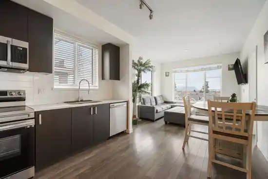 Fleetwood Village Condos - photo 4 of 20
