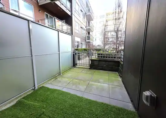 HQ Thrive - photo 2 of 17