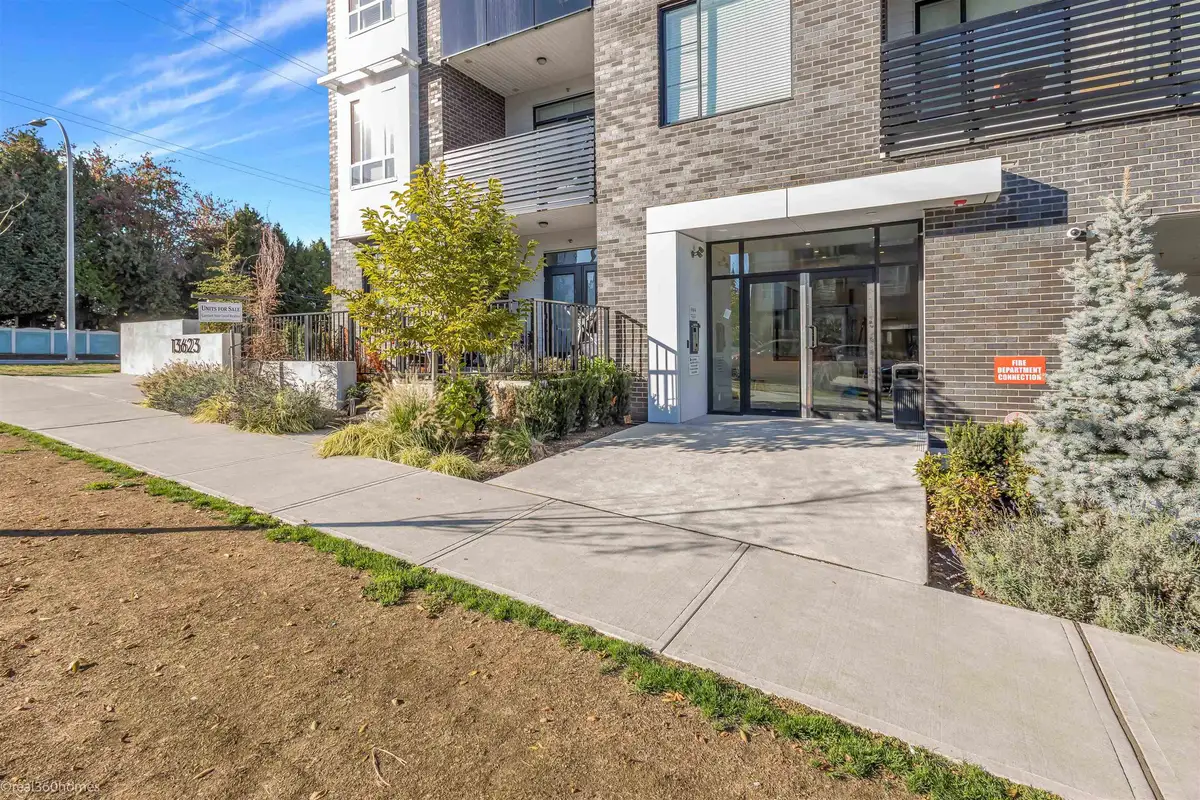 Discover Eagle Glen in West Newton — Building Guide & Listings