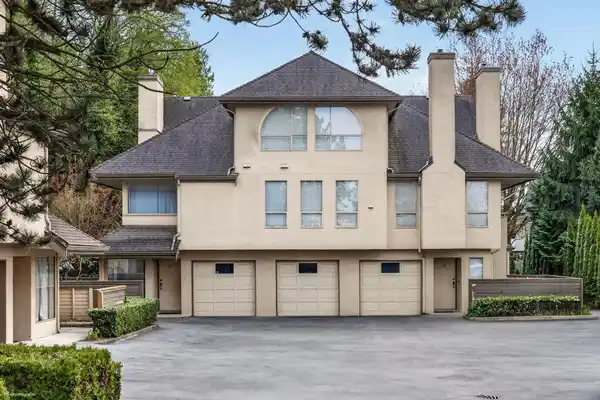 Discover Centre 128 in Cedar Hills — Building Guide & Listings