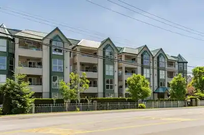 Discover Cloverdowns Estates in Cloverdale BC — Building Guide & Listings