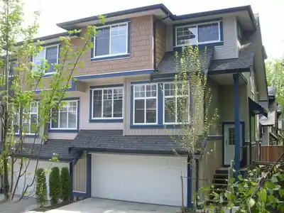Discover Guildford Mews in Guildford — Building Guide & Listings
