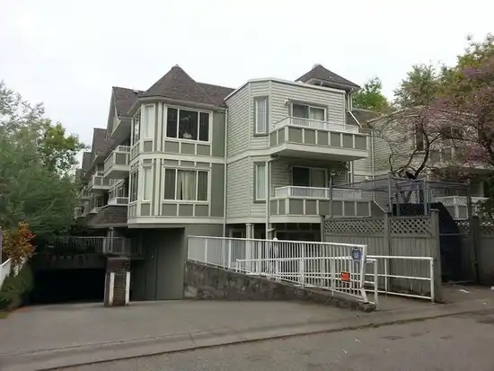 Westgate Manor