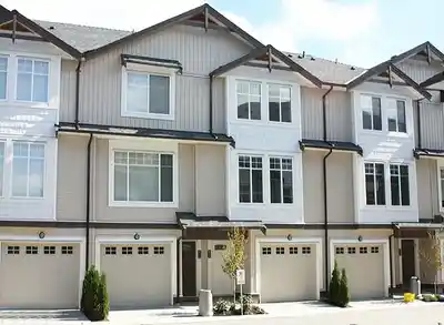 Discover Cottages at Sullivan in East Newton — Building Guide & Listings