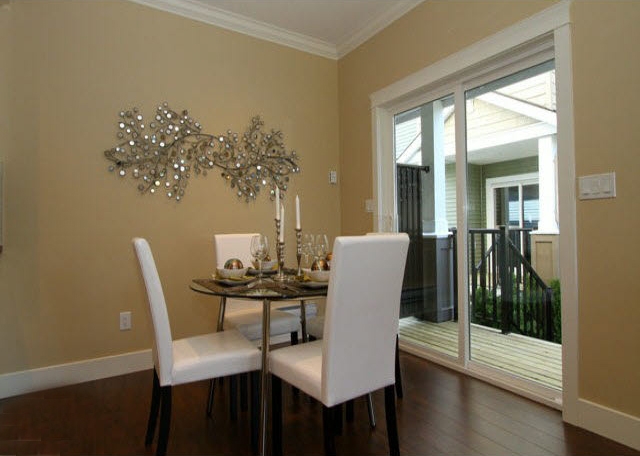 19295 72ND - photo 2 of 9