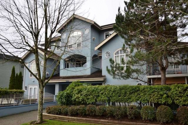 Carriage Court - photo 3 of 3