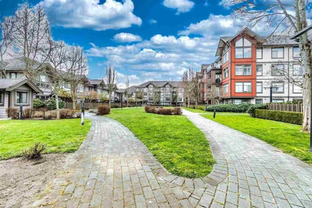 Escada Townhomes - photo 2 of 5