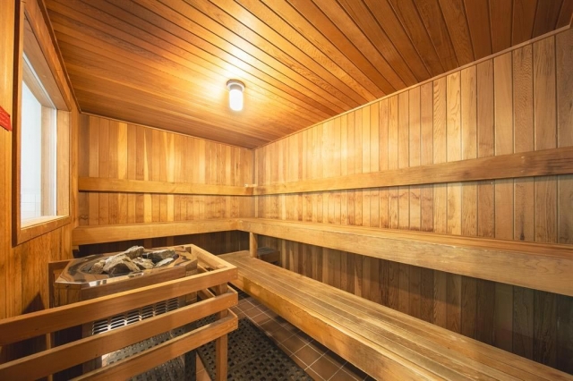 Guildford Marquis - photo 3 of 5