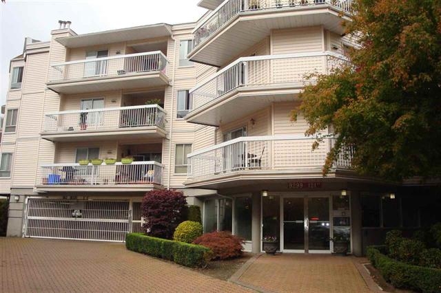 Huntington Gate - photo 2 of 4