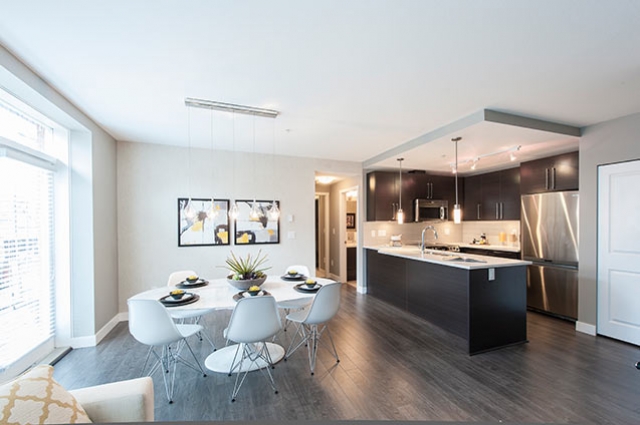 Latitude - photo 3 of 12