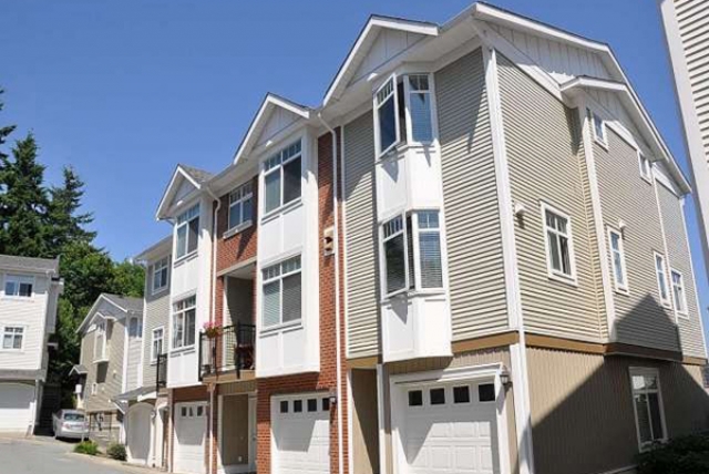 Manhattan Skye - photo 3 of 8