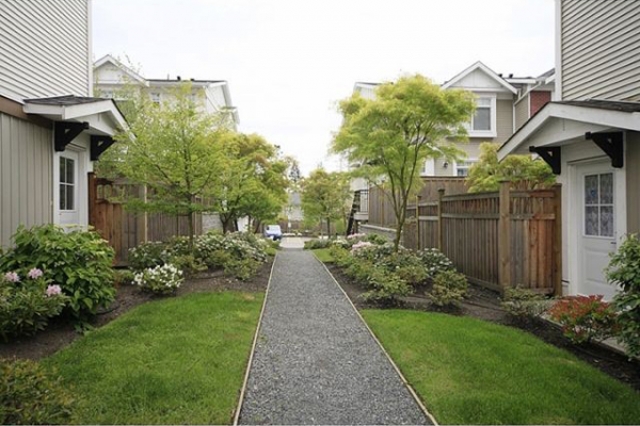 Manhattan Skye - photo 4 of 8