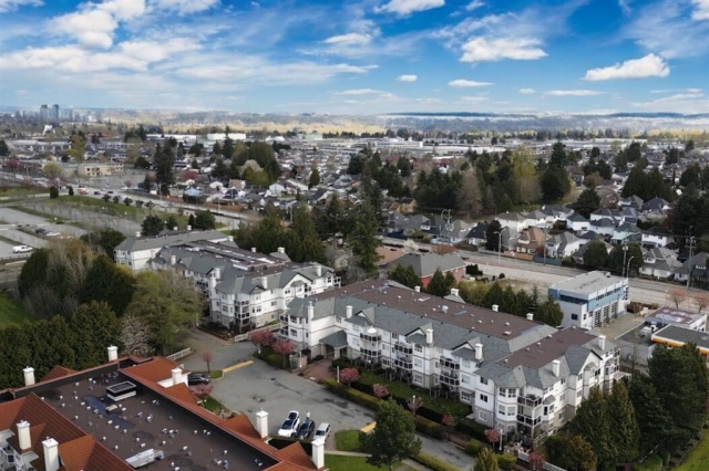 Newton Court - photo 4 of 10