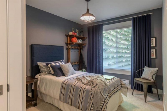 Sterling - photo 2 of 11