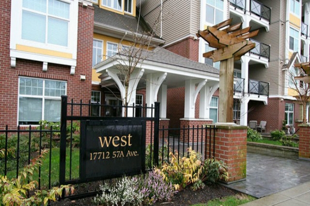 West on the Village Walk