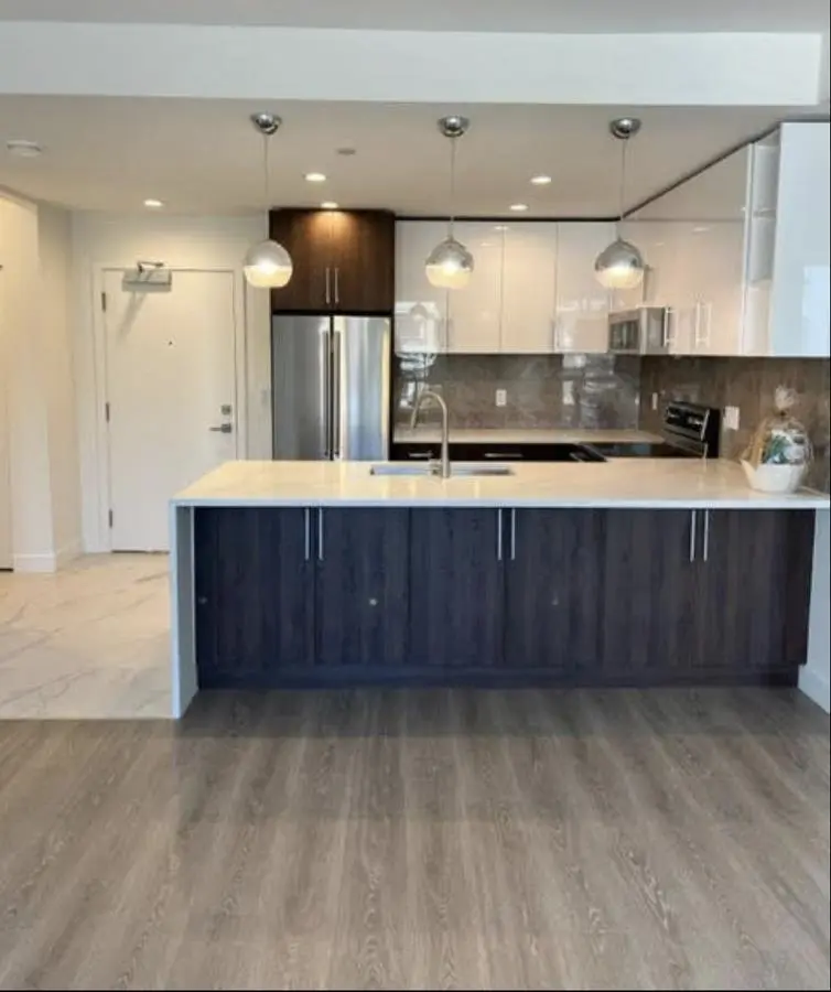 203 11703 FRASER STREET - photo 2 of 2