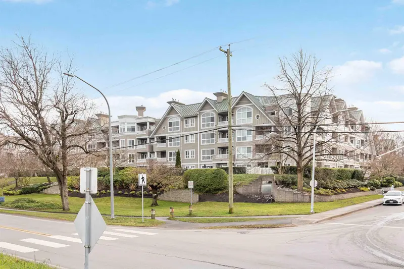 109 5500 LYNAS LANE - photo 1 of 25