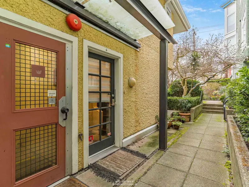 4 2315 W 10TH AVENUE - photo 2 of 25