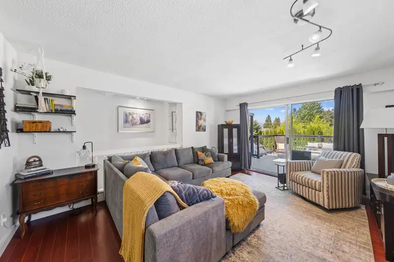 11730 97 AVENUE - photo 3 of 40