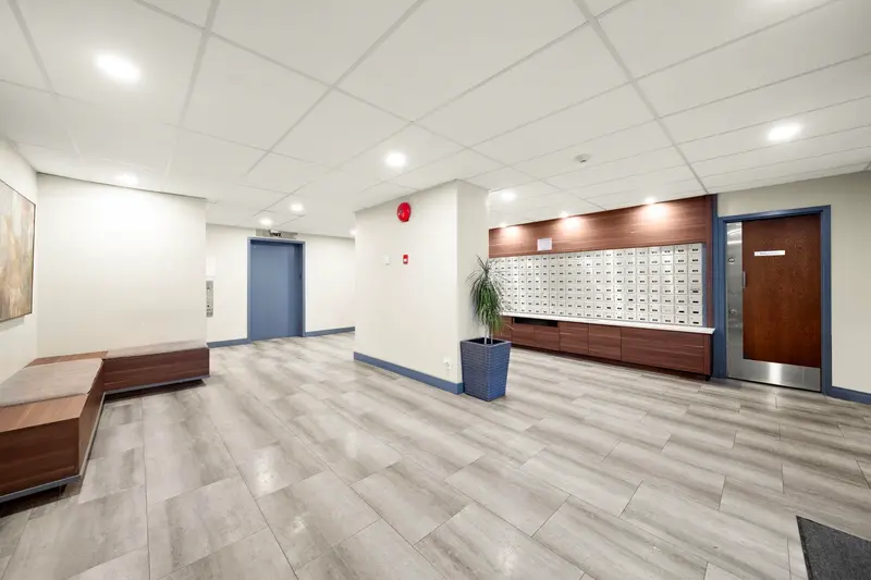 1306 9521 CARDSTON COURT - photo 2 of 25