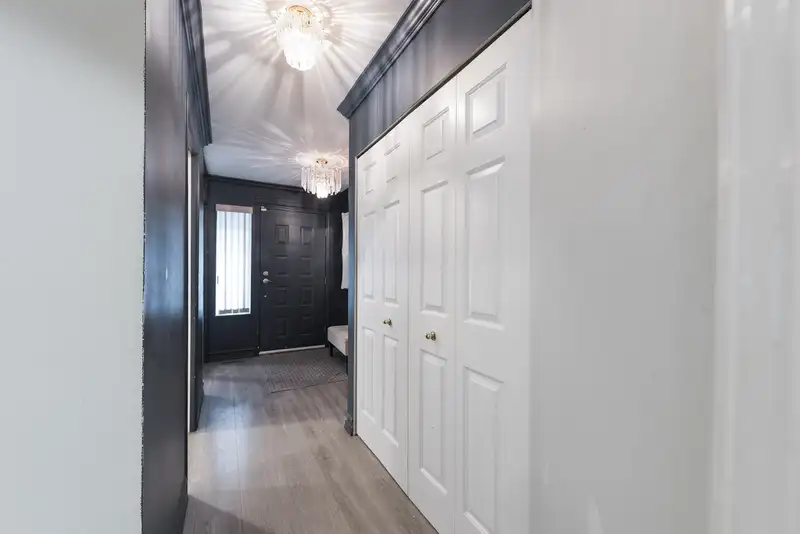 10284 167 STREET - photo 4 of 24