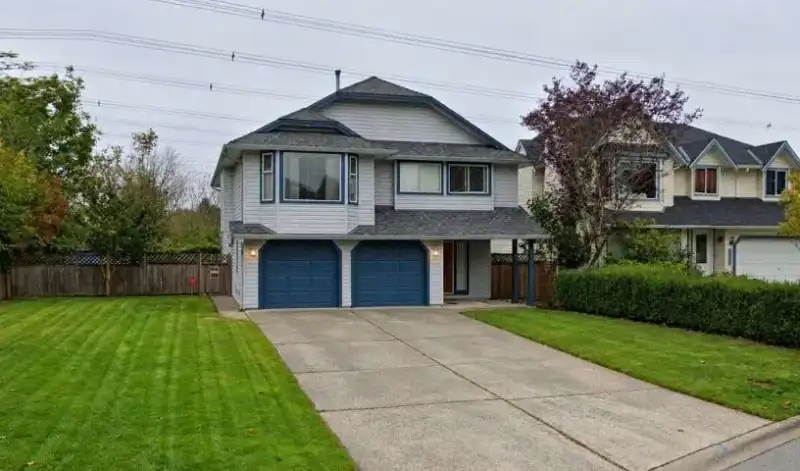 18622 59 AVENUE - photo 1 of 1
