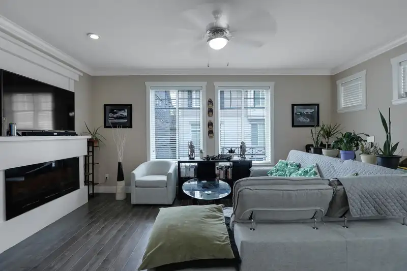 87 15399 GUILDFORD DRIVE DRIVE - photo 3 of 28
