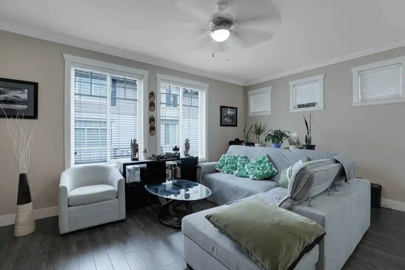 87 15399 GUILDFORD DRIVE DRIVE - photo 4 of 28
