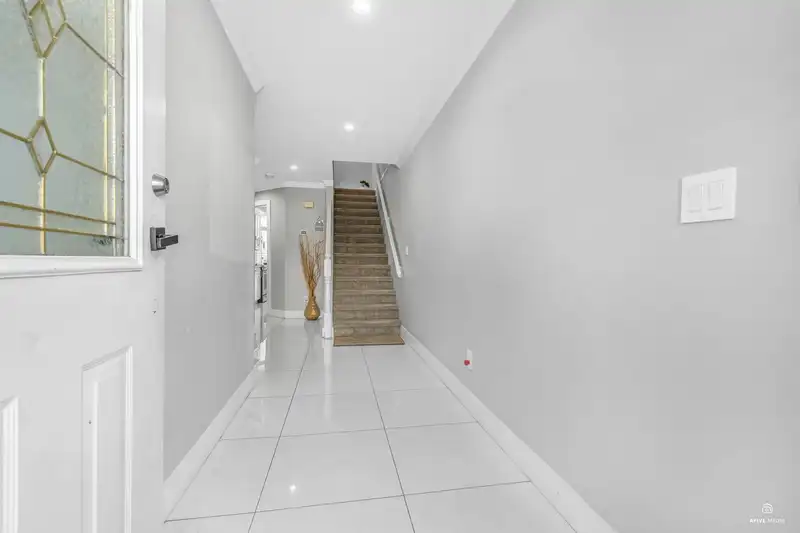 39 12165 75 AVENUE - photo 4 of 26