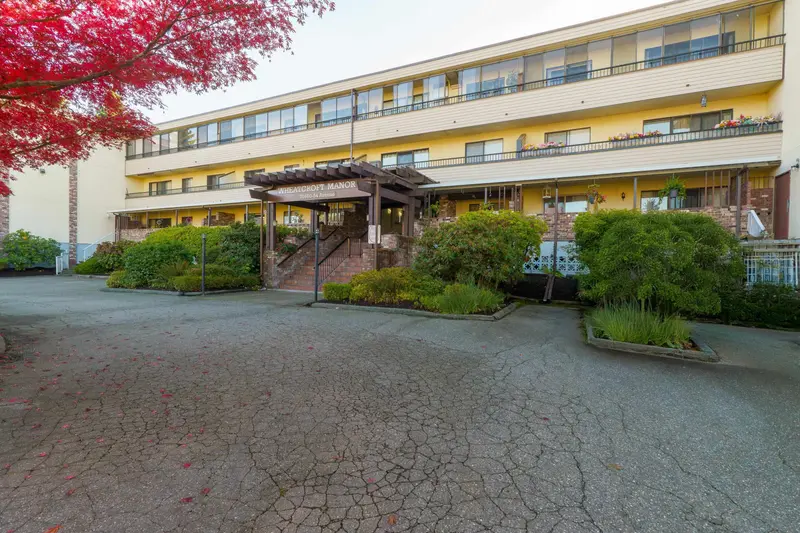 306 20460 54 AVENUE - photo 2 of 21