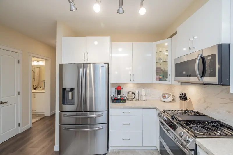 111 8538 203A STREET - photo 2 of 25