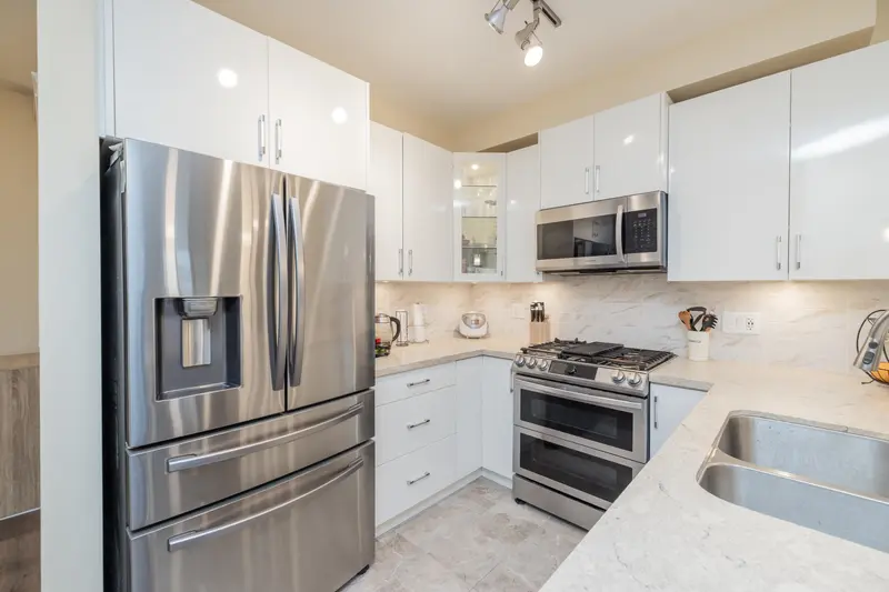 111 8538 203A STREET - photo 3 of 25