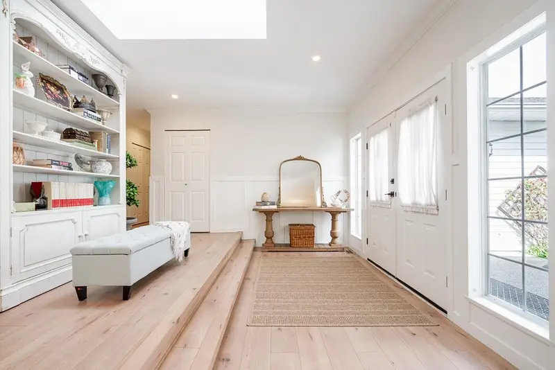 5935 169A STREET - photo 4 of 25