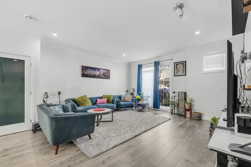53 13898 64 AVENUE - photo 1 of 27