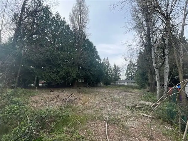 15505 104 AVENUE - photo 2 of 4