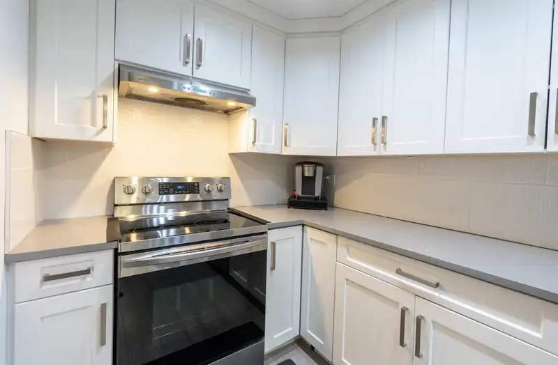 13933 90A AVENUE - photo 3 of 30