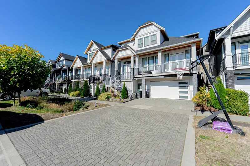 16755 16A AVENUE - photo 2 of 25