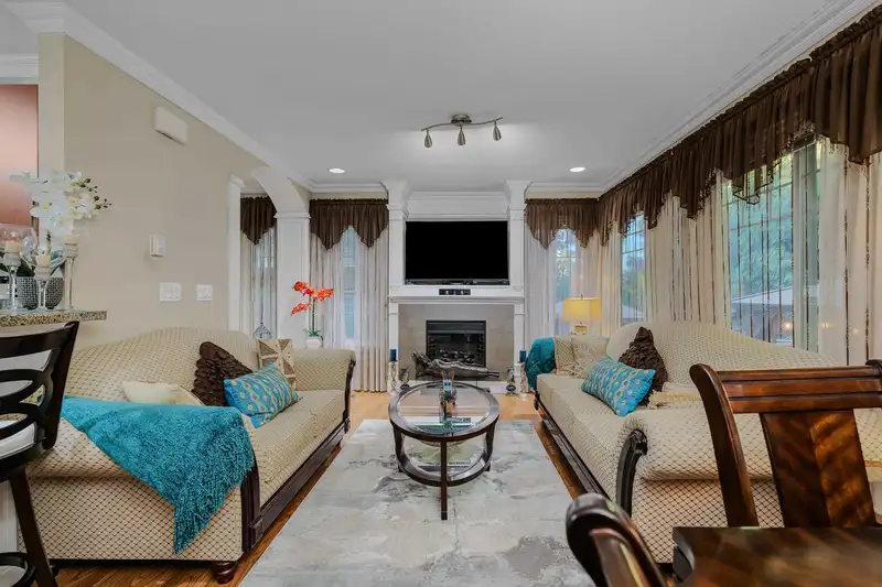 44 6110 138TH STREET - photo 4 of 25
