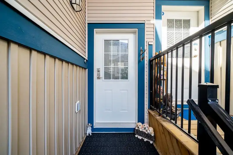 9 14462 61A AVENUE - photo 3 of 30