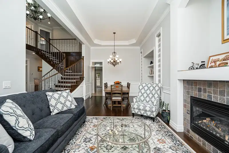 9187 162A STREET - photo 3 of 39