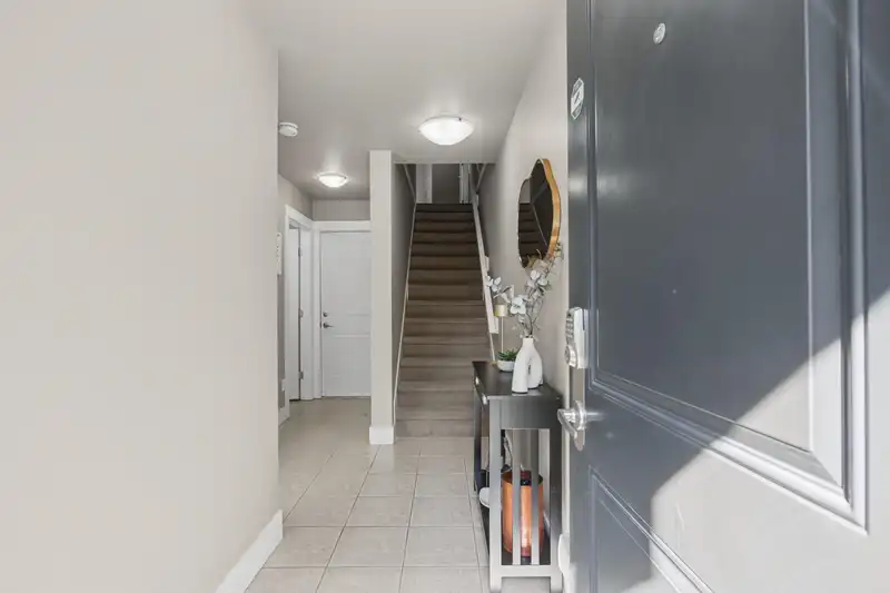 16 8418 163 STREET - photo 4 of 27
