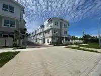 4 8181 135A STREET - thumbnail 2
