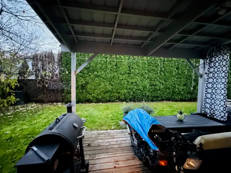 15726 109 AVENUE - photo 2 of 7