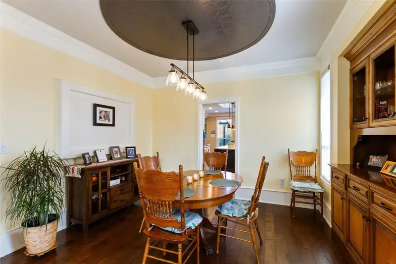 16761 61 AVENUE - photo 4 of 38