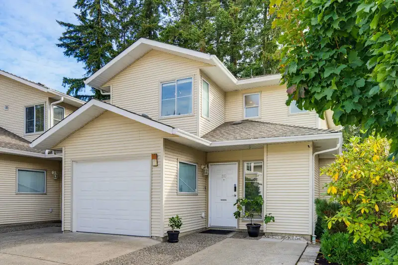 50 16016 82 AVENUE - photo 1 of 25