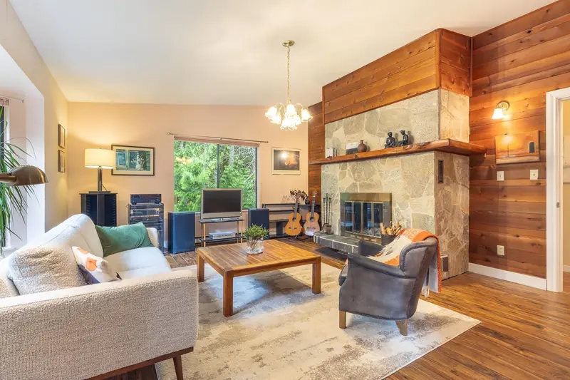 7128 DALE ROAD - photo 4 of 25